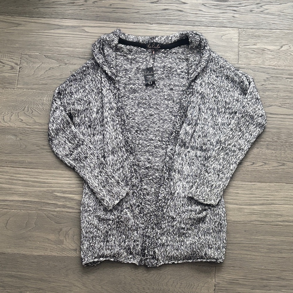 Talula | Aritzia Black and White Knit Open Front Cardigan Pockets Size XS